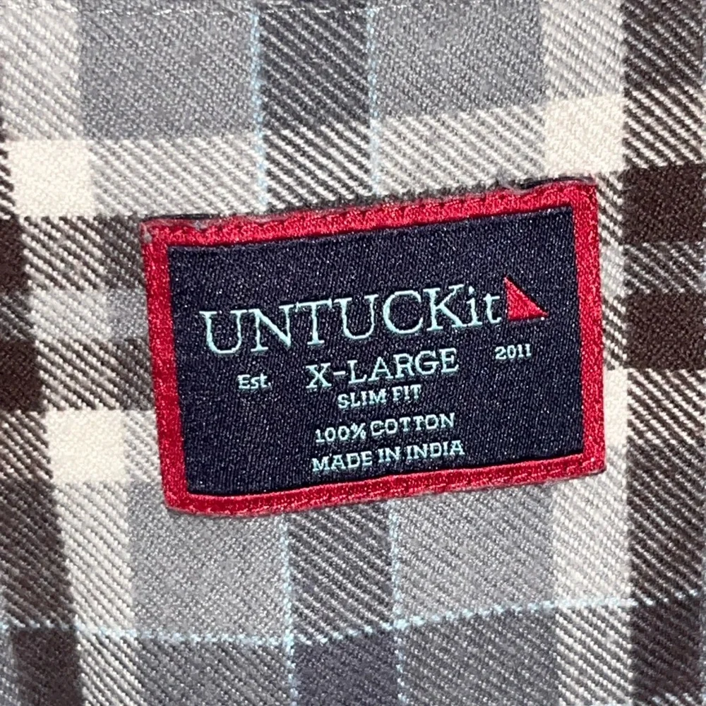 Men’s UNTUCKit Shirt - Picture 5 of 5